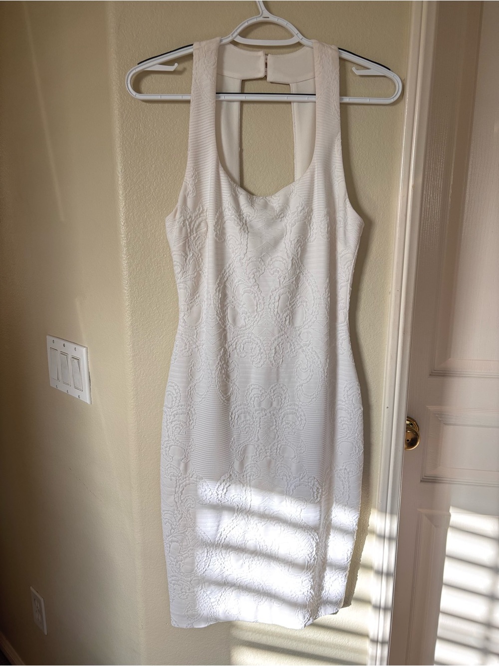 Cache White Sleeveless Textured Midi Dress - Picture 2 of 6